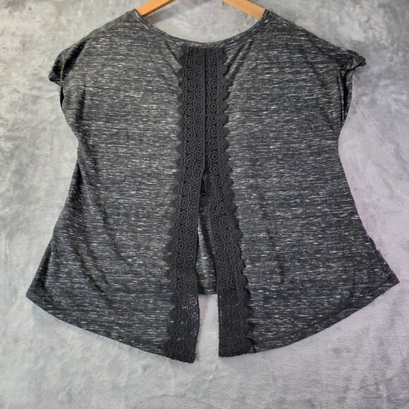 Hollister Womens Graphic Split Back Top XS/S Black‎ Gray Boho Lace Detail Casual - Picture 9 of 11